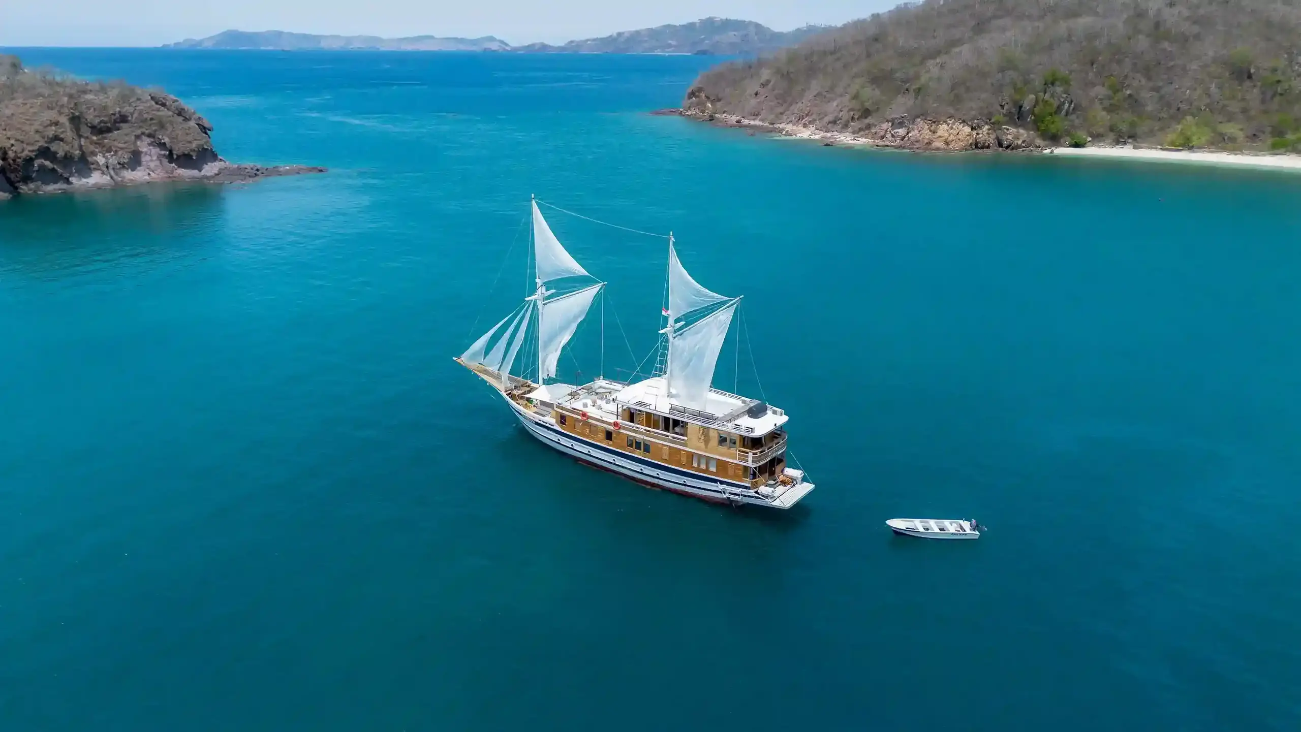 Bali Private Cruise vs. Big Ship Cruise: A 2027 Comparison